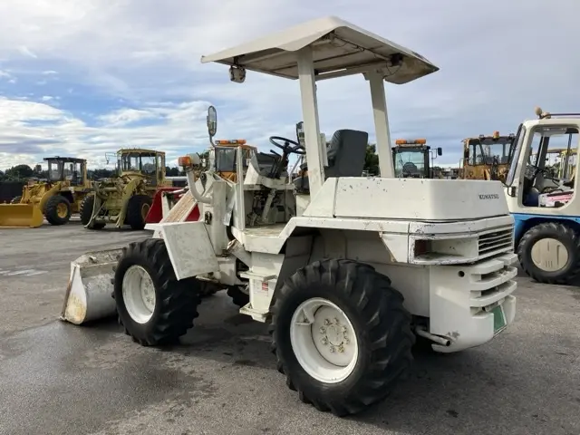 Xúc lật mini No.180 - 3