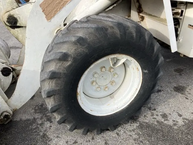 Xúc lật mini No.180 - 8