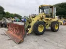 Máy xúc lật