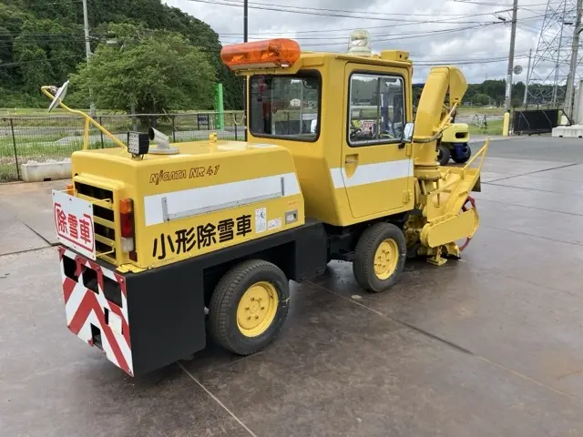 SNOW REMOVING MACHINE No.30001 - 2