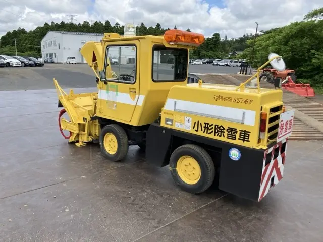 SNOW REMOVING MACHINE No.30001 - 3