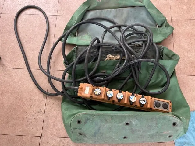 Cẩu xích mini No.301 - 22