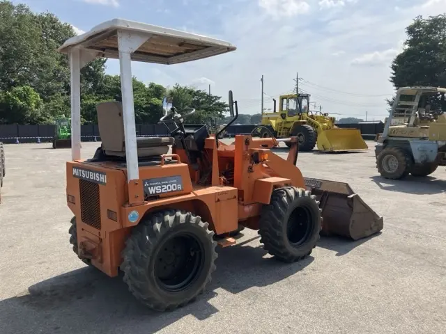 Xúc lật mini No.182 - 2