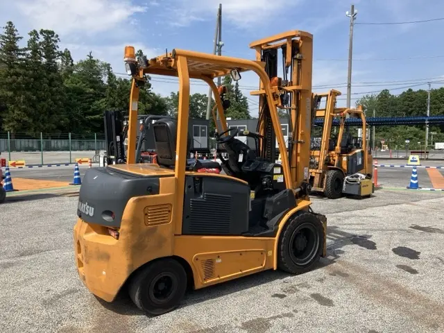 Xe nâng điện No.2048 - 2
