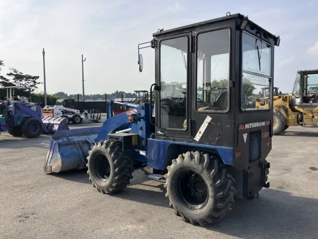 Xúc lật mini No.230 - 3