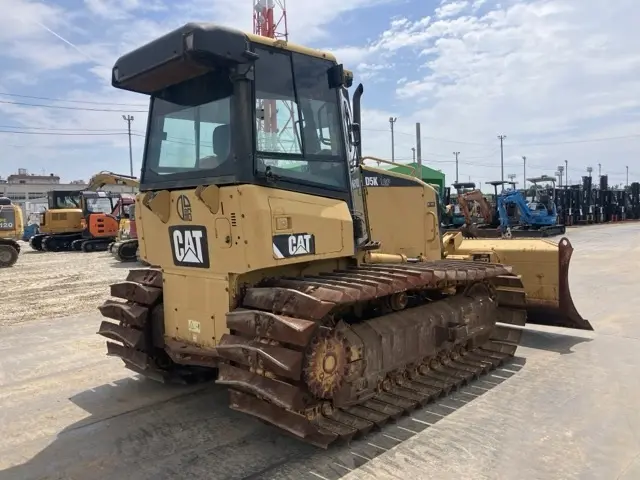 Xe ủi No.50011 - 2