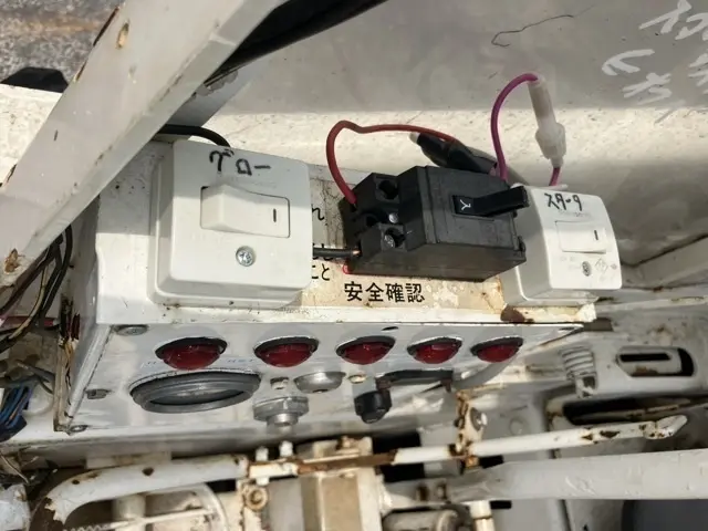 Xúc lật mini No.511 - 13