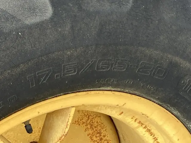 Máy xúc lật No.73 - 12