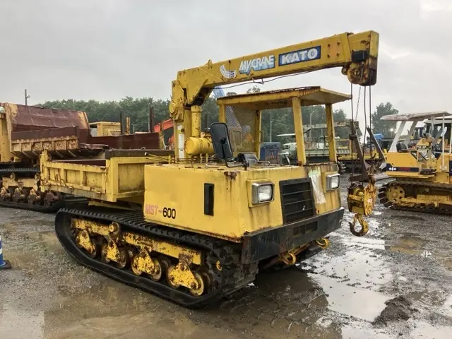 Xe ben xích No.815