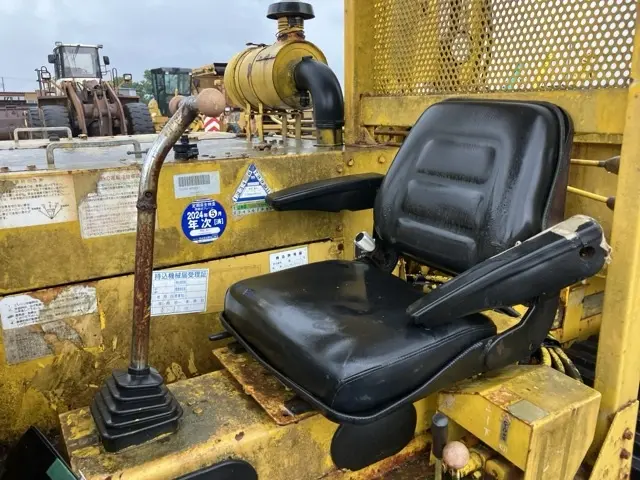 Xe ben xích No.815 - 18