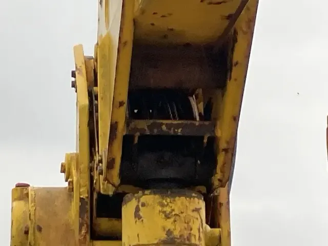 Xe ben xích No.815 - 21