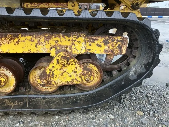 Xe ben xích No.815 - 9