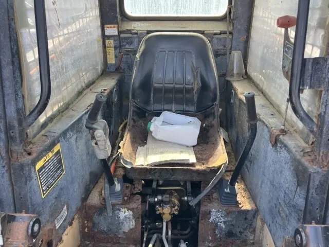 Xúc lật mini No.820 - 11