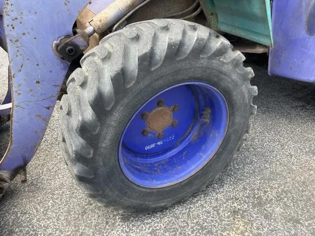 Xúc lật mini No.83 - 8