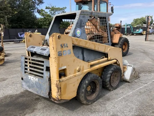 Xúc lật mini No.125 - 3