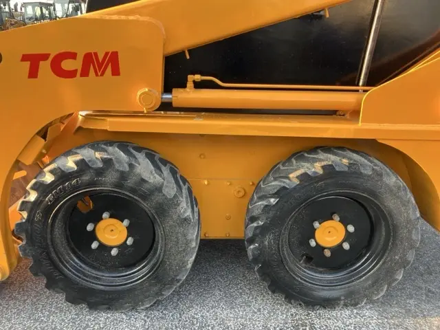 Xúc lật mini No.141 - 8