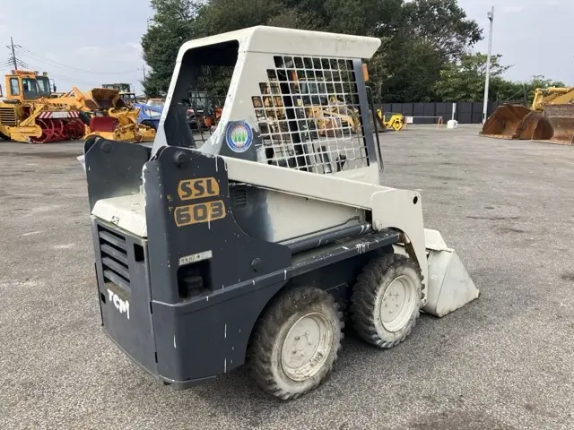 Xúc lật mini No.152 - 3