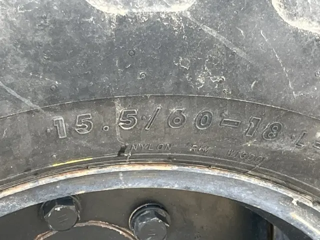 Xúc lật mini No.179 - 13