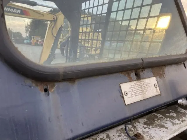 Xúc lật mini No.1829 - 19