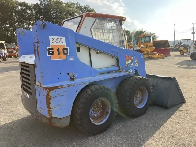 Xúc lật mini No.194 - 3