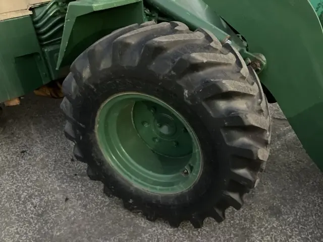 Xúc lật mini No.197 - 11
