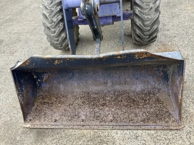 Xúc lật mini No.200 - 12