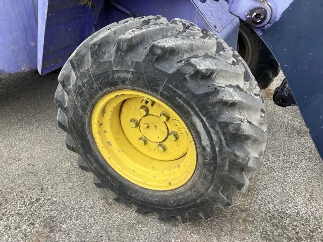 Xúc lật mini No.200 - 9