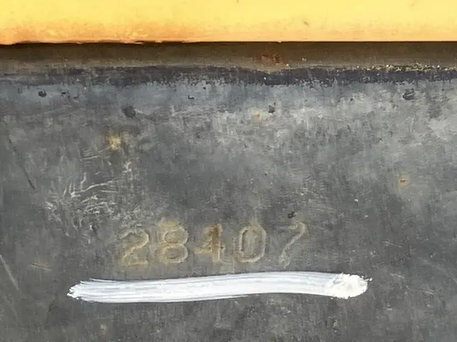 Xe ben xích No.219 - 8
