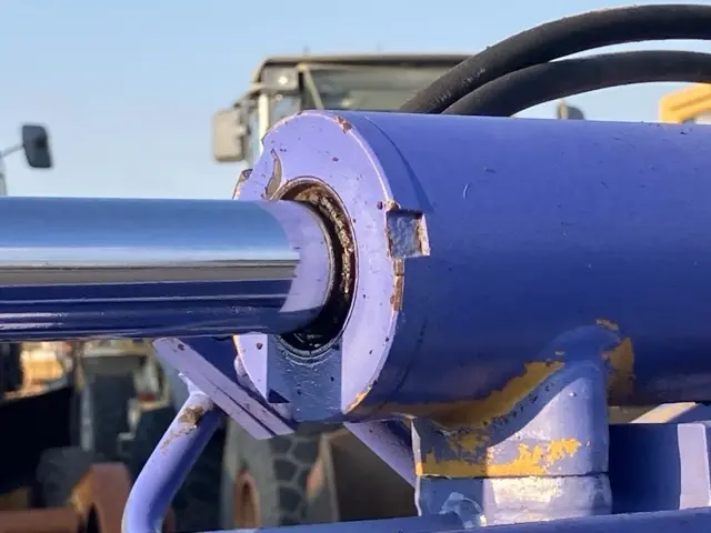 Xúc lật mini No.247 - 19