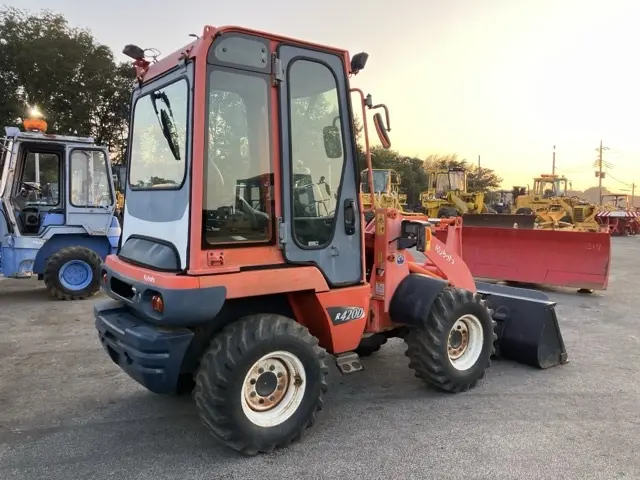 Xúc lật mini No.257 - 3