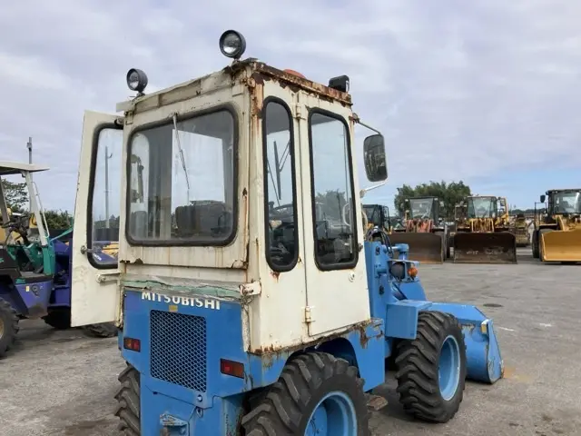 Xúc lật mini No.3 - 23