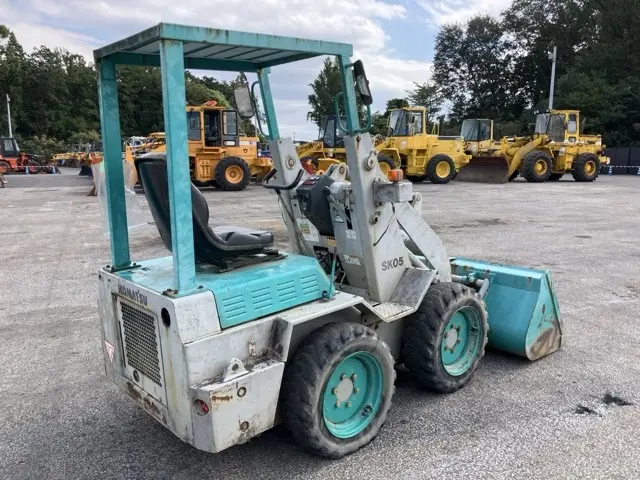 Xúc lật mini No.353 - 3