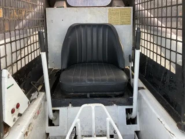 Xúc lật mini No.379 - 13