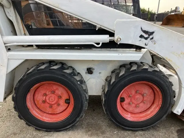 Xúc lật mini No.379 - 9