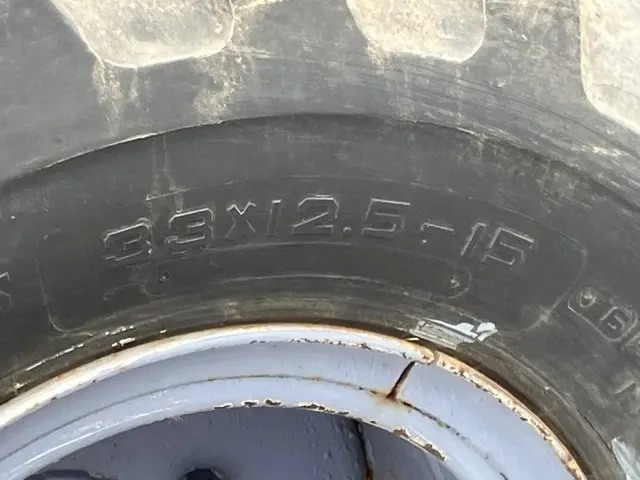 Xúc lật mini No.45 - 13