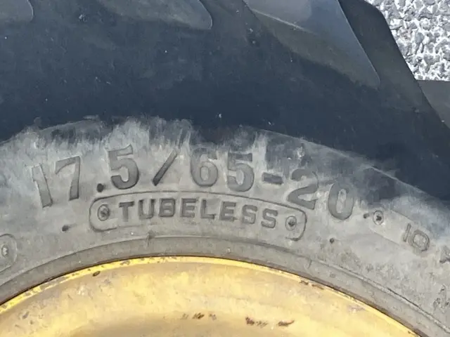 Máy xúc lật No.67 - 13