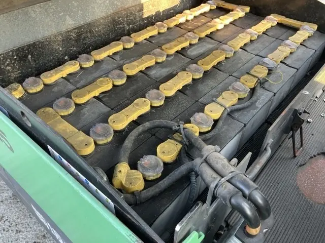 Xe nâng điện No.5813 - 18