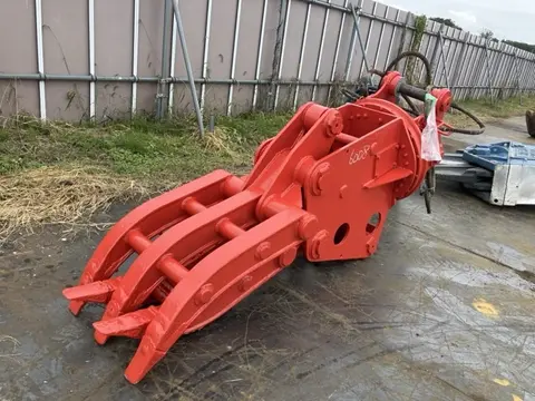 Càng kẹp thủy lực xoay
